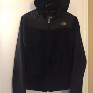 North Face season is coming! Are you ready to be cuddly and cute?  SZ S Black